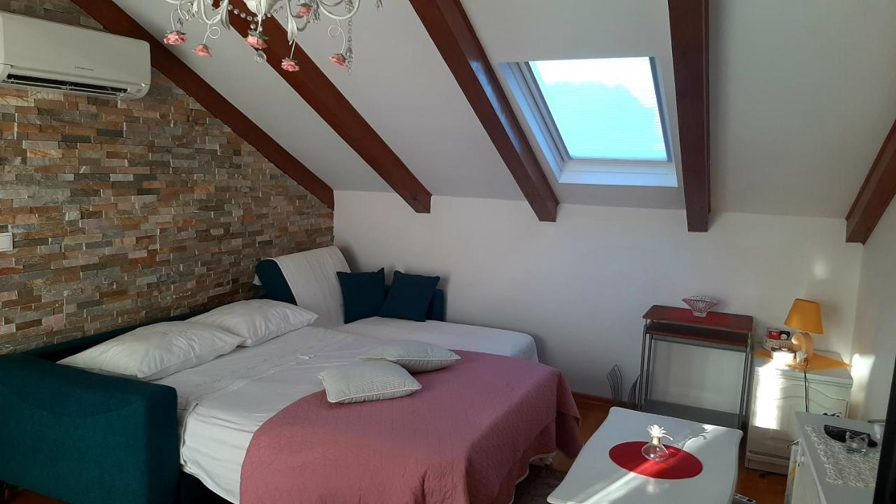 Viktorija Apartments Seget Vranjica Exteriör bild