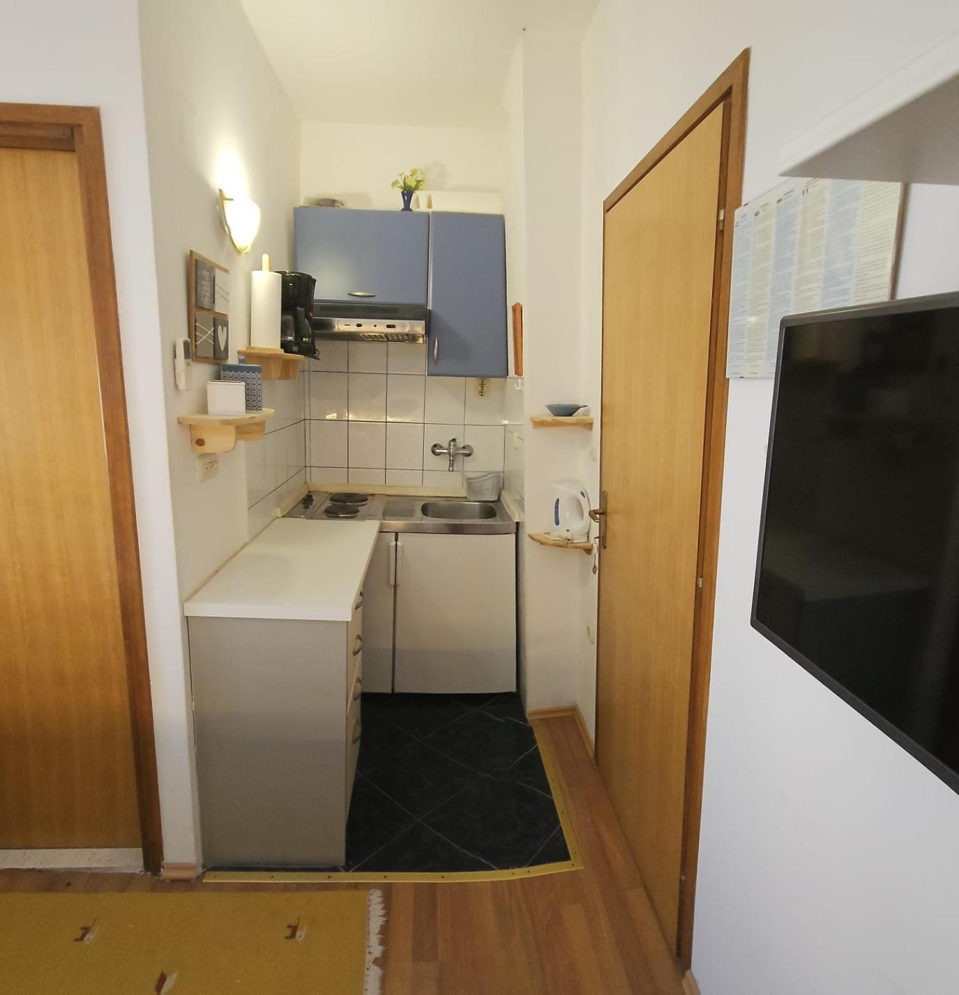 Viktorija Apartments Seget Vranjica Exteriör bild
